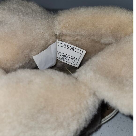 UGG Aika in Chestnut Women's Boots Size 7.5 Brown/White 1104069 - Picture 8 of 8